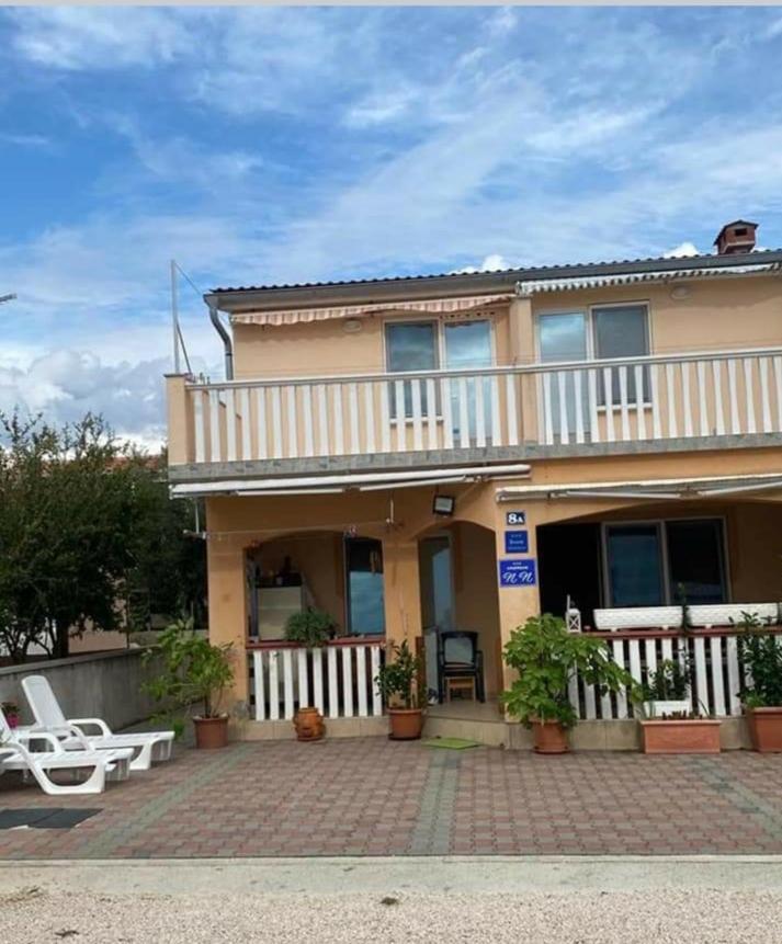 N.N Apartment Vir Luaran gambar
