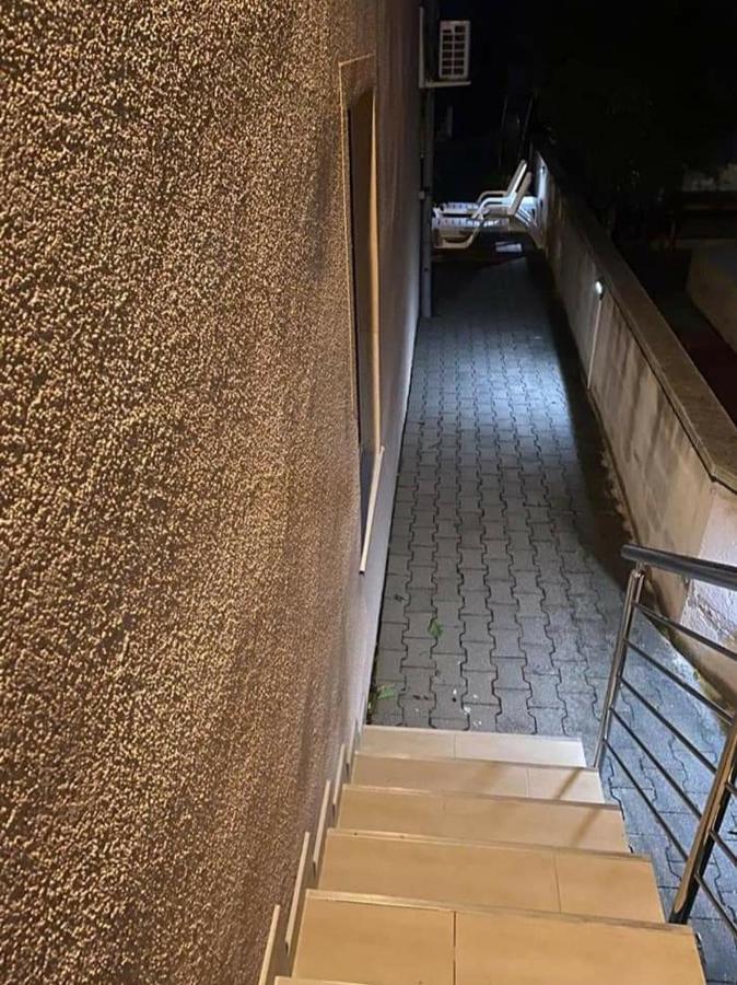 N.N Apartment Vir Luaran gambar
