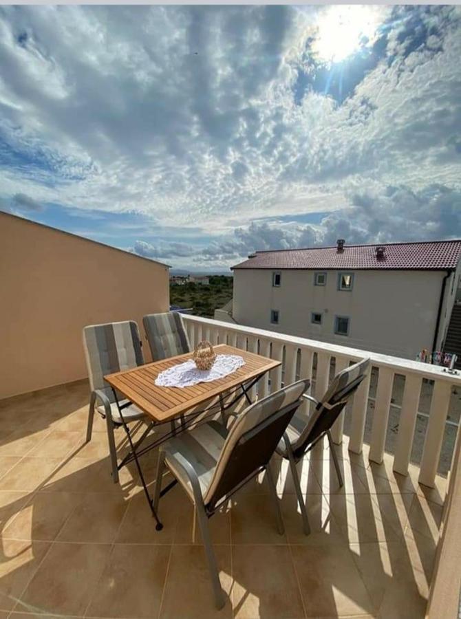 N.N Apartment Vir Luaran gambar